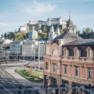 Daire Numa Sonate, Salzburg
